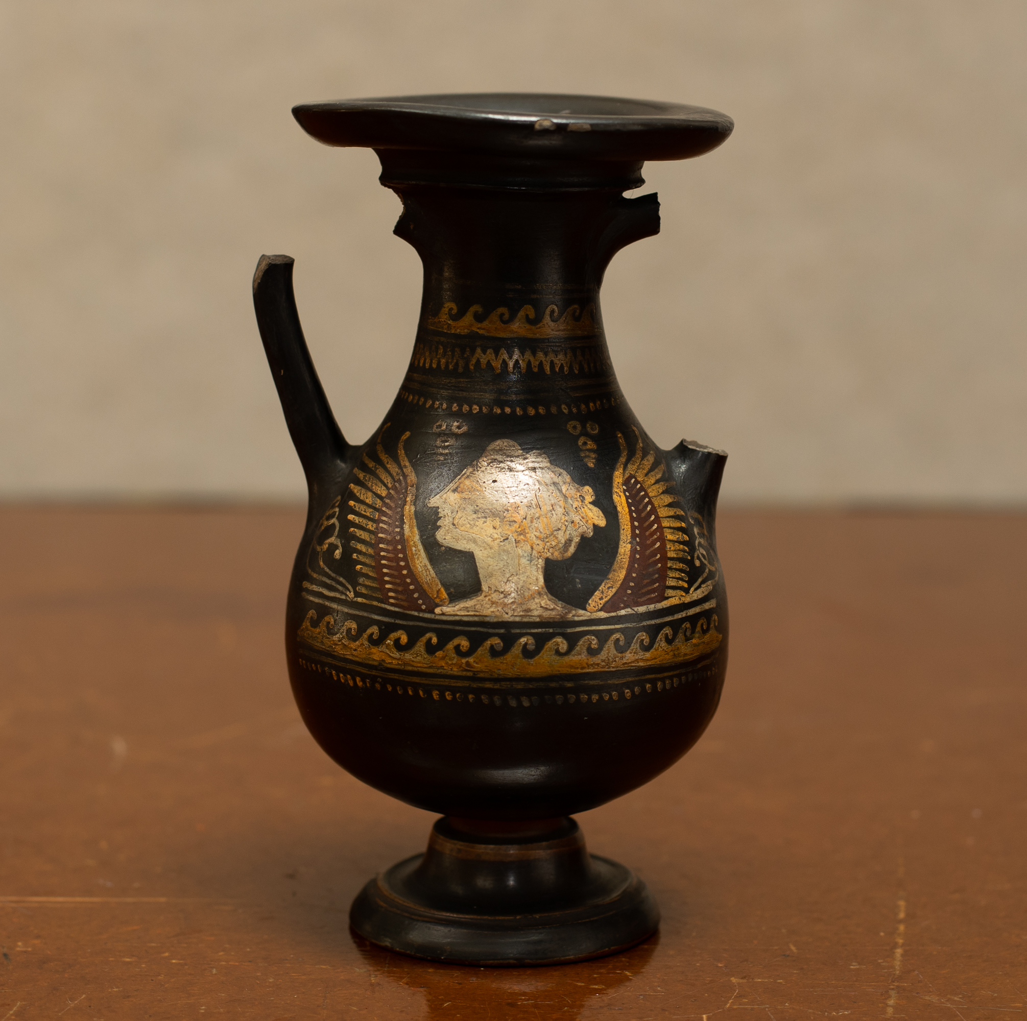 Apulian ceramic