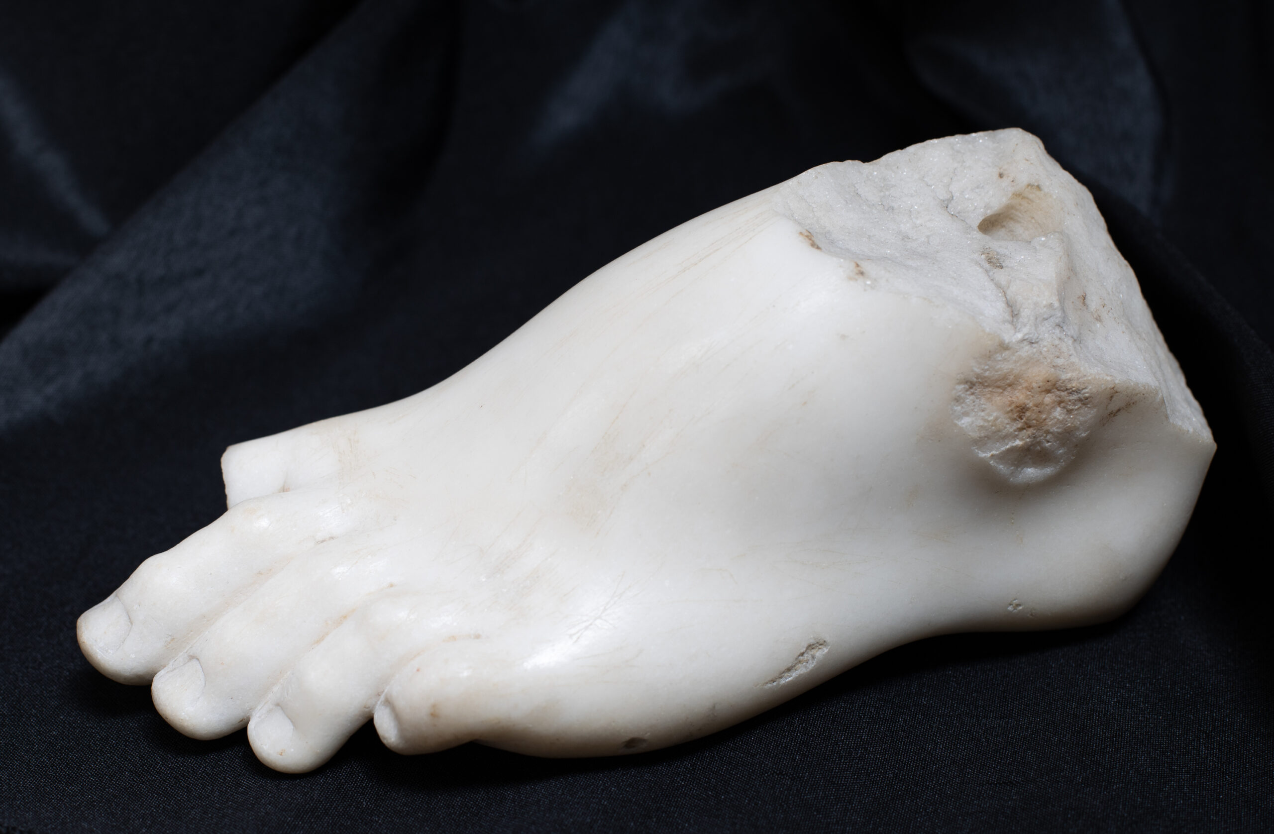 Aspasia foot side
