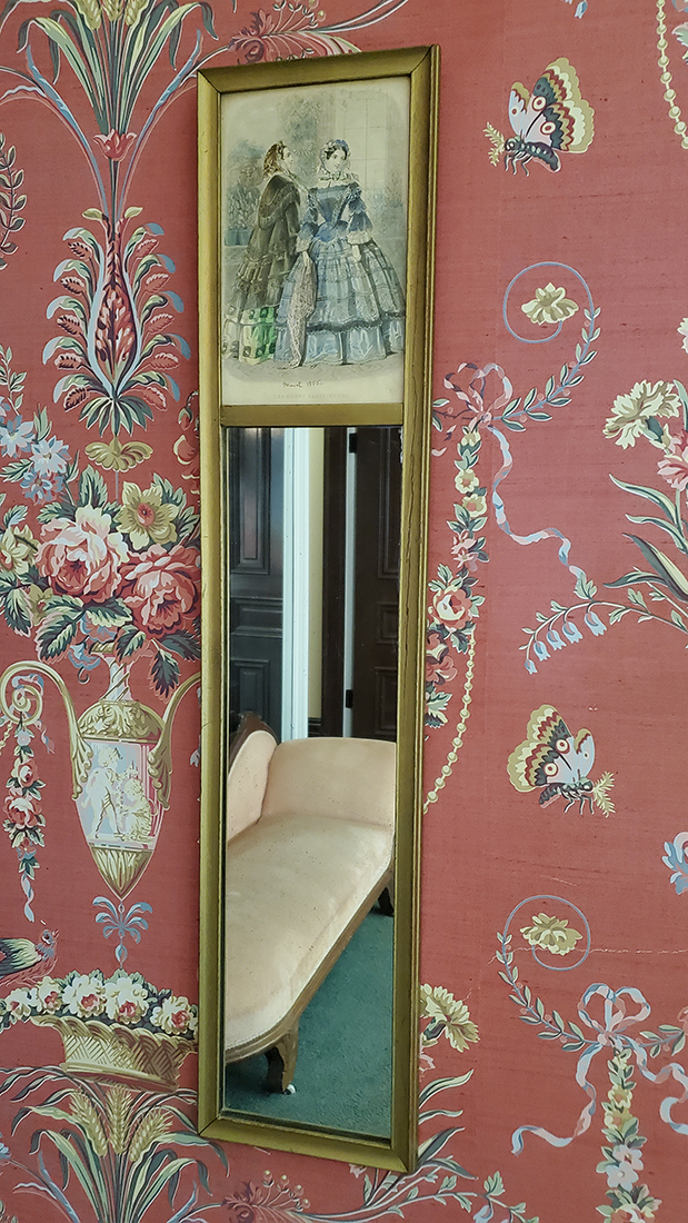 Les Modes Mirror