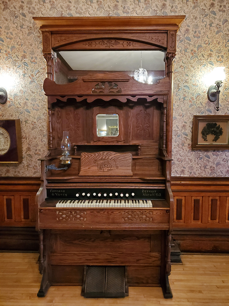 Pump Organ