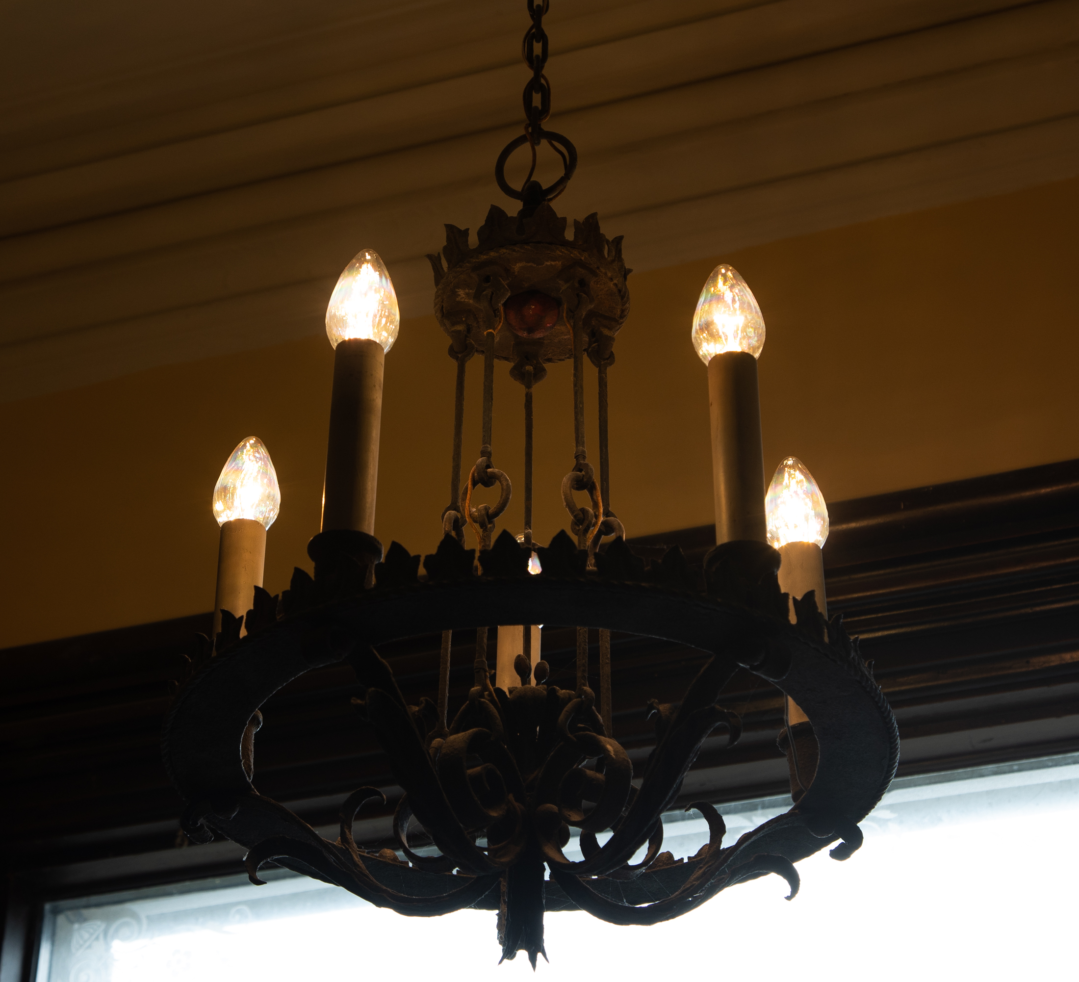 Entryway chandelier